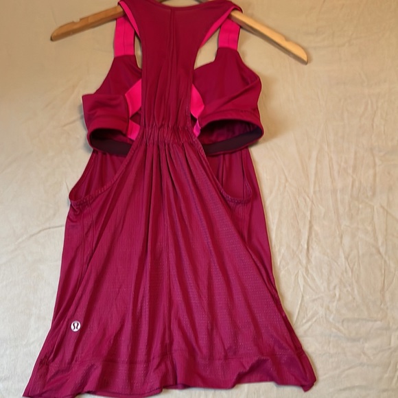 Lululemon top size 4 fuchsia pink - Picture 5 of 5